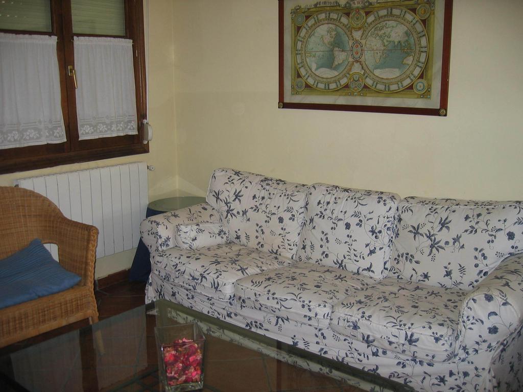 Apartamentos El Pajar Del Abuelo Peralejos de las Truchas Ruang foto