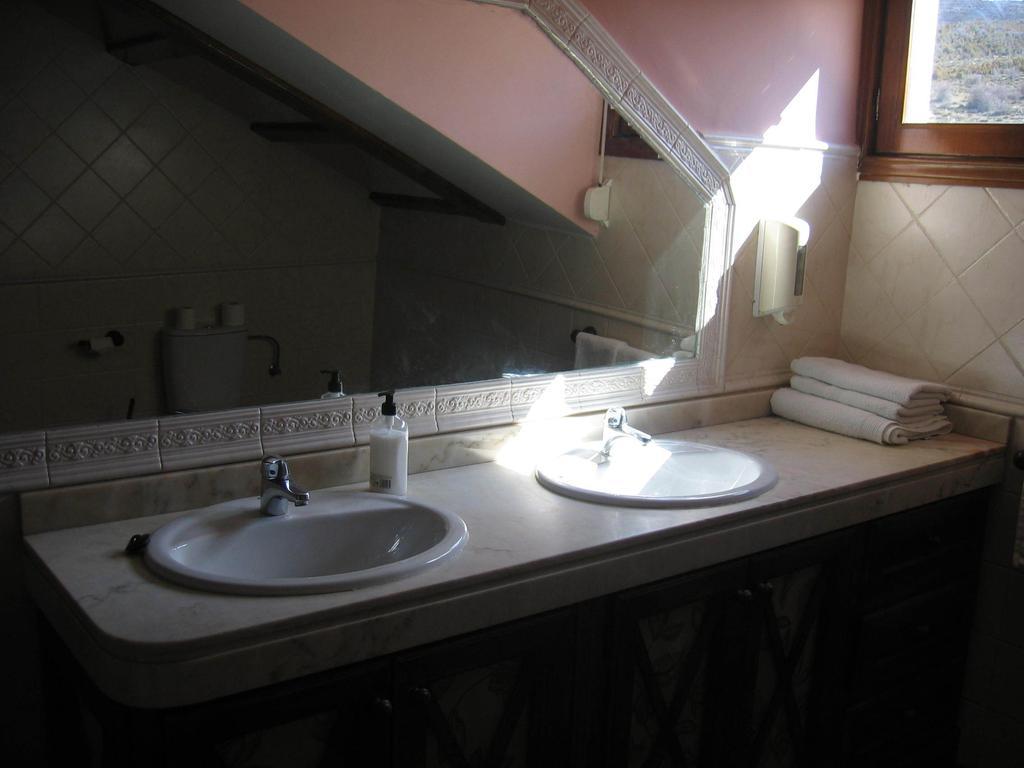 Apartamentos El Pajar Del Abuelo Peralejos de las Truchas Ruang foto